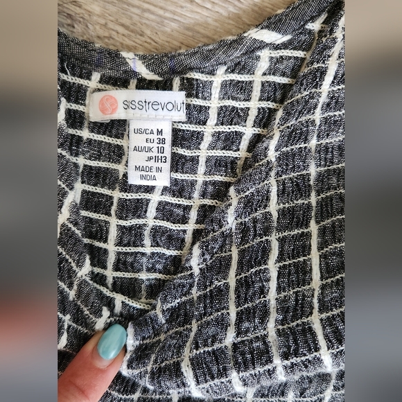 Sisstrevolution size medium ladies long pant, tank top romper. - Picture 3 of 4